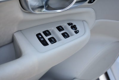 2023 Volvo XC90 Recharge Plug-In Hybrid Plus Bright Theme